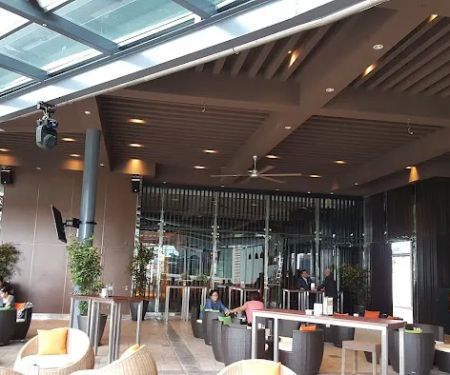 Veranda Bar & Lounge