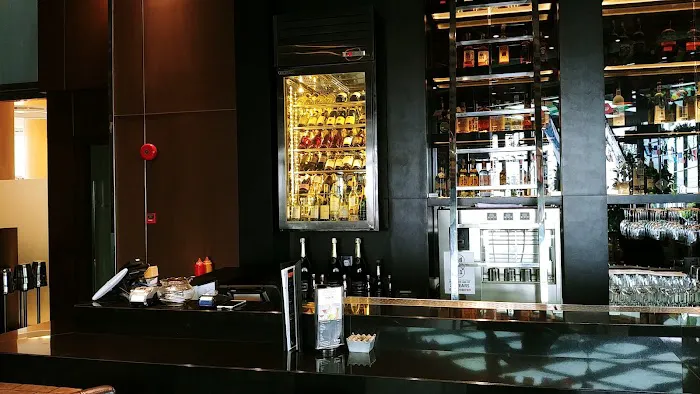 Veranda Bar & Lounge Picture 8