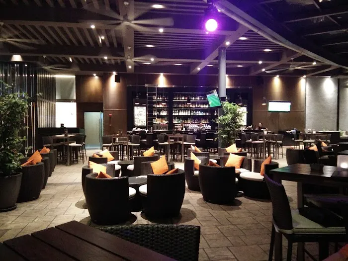 Veranda Bar & Lounge Picture 9