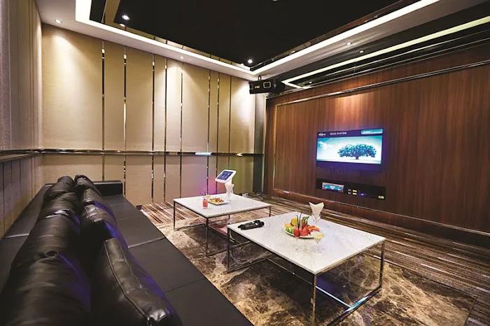The Oak Room Picture 4