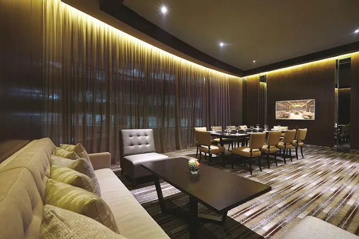 The Oak Room Picture 6