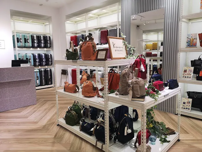 Ace Bags & Luggage The Gardens Mall Picture 3