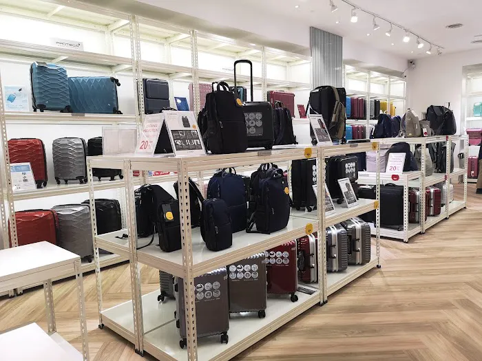 Ace Bags & Luggage The Gardens Mall Picture 9