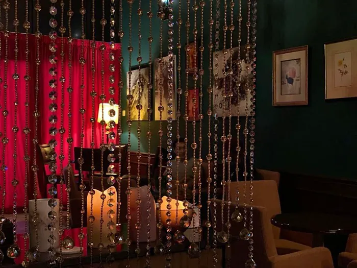 Mr Handsome Bar & Kitchen Picture 5