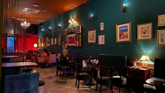 Mr Handsome Bar & Kitchen Picture 1