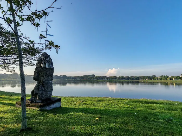Bandar Botanic Lake Park Picture 10
