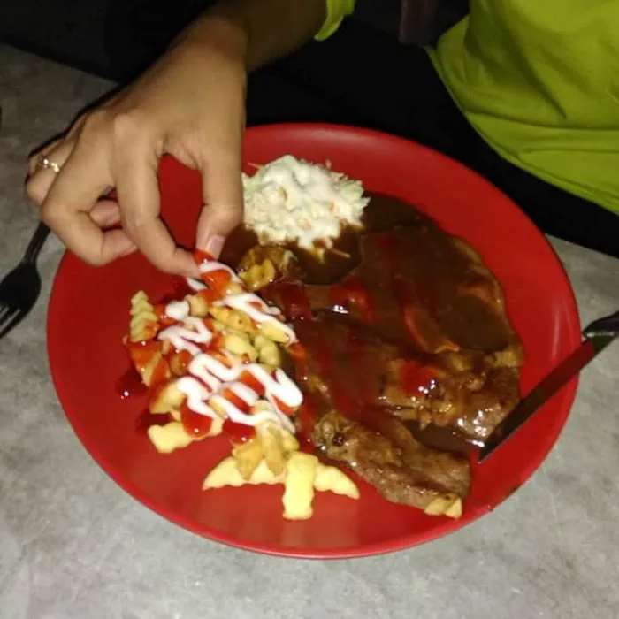 Burger Black Pepper Nenas Bera Picture 3