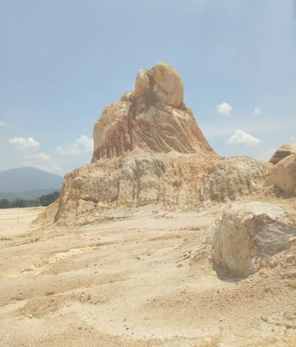 Lonely Rock Picture 2