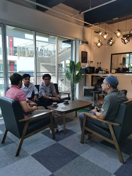 Thinker Table Bangi Picture 10