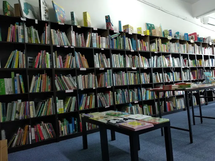Love Community PUJ Bookstore (社区关怀工作室) Picture 9