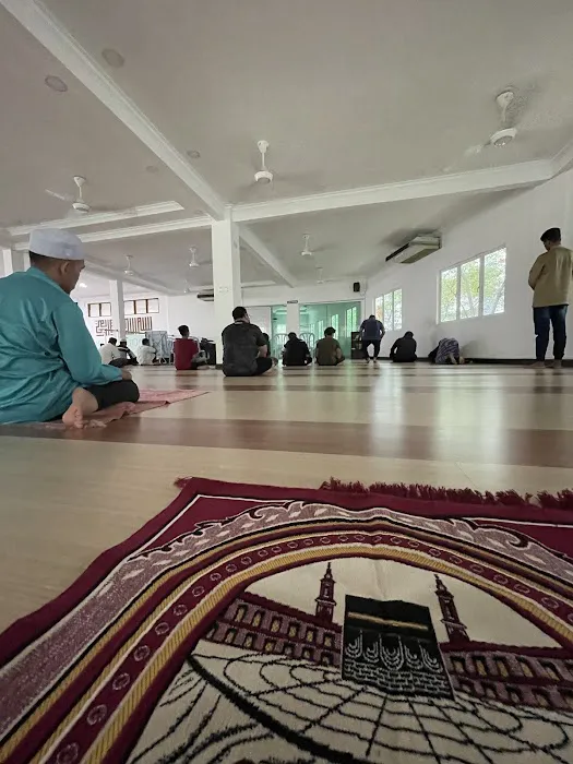 Surau Al-bukhari (Solat Jumaat) Picture 3