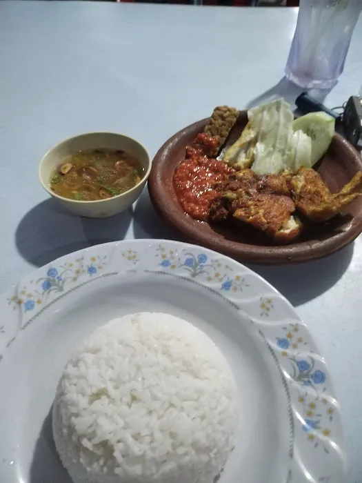 Wak dol bakso & ayam penyet Picture 3