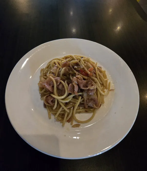 72 Bar & Restaurant Picture 2