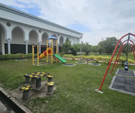 Tuanku Muhriz Mosque, Bandar Sri Jempol