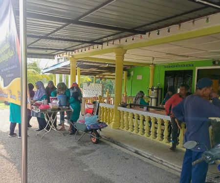 Surau Felda Raja Alias 1