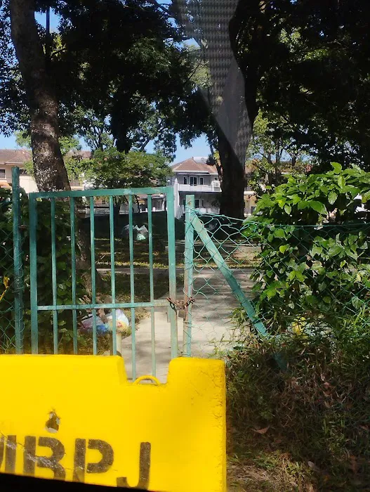 BU7 Outdoor Community Park Picture 3