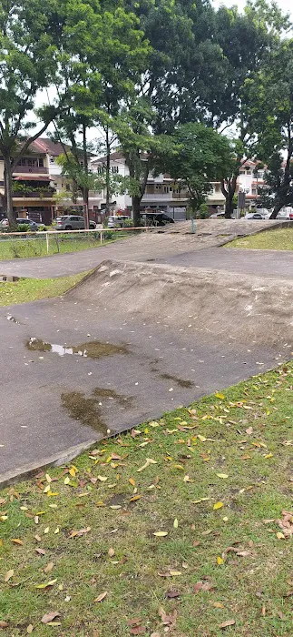 BU7 Outdoor Community Park Picture 5