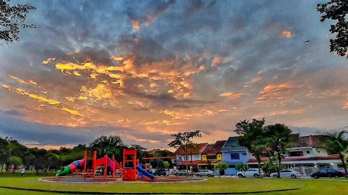 BU 10 Community Park Picture 4
