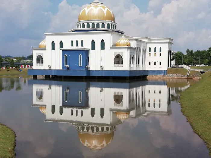 Surau Al-'Alimin Maktab PDRM KL Picture 1