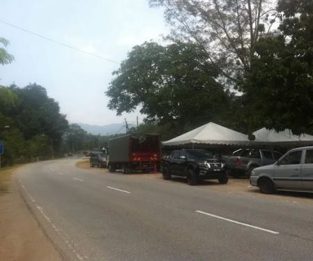ALONG BUAH JELEBU