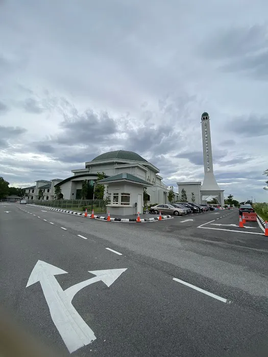 Masjid Raja Bendahara Tengku Badar Shah (Masjid Denai Alam) Picture 9