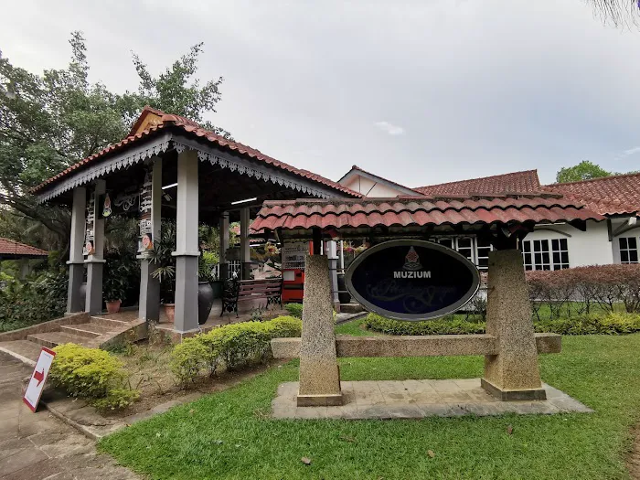 Taman Jaya Park Picture 10