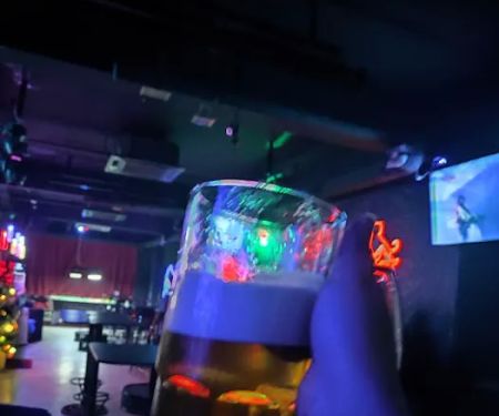 9 Thousand Bistro