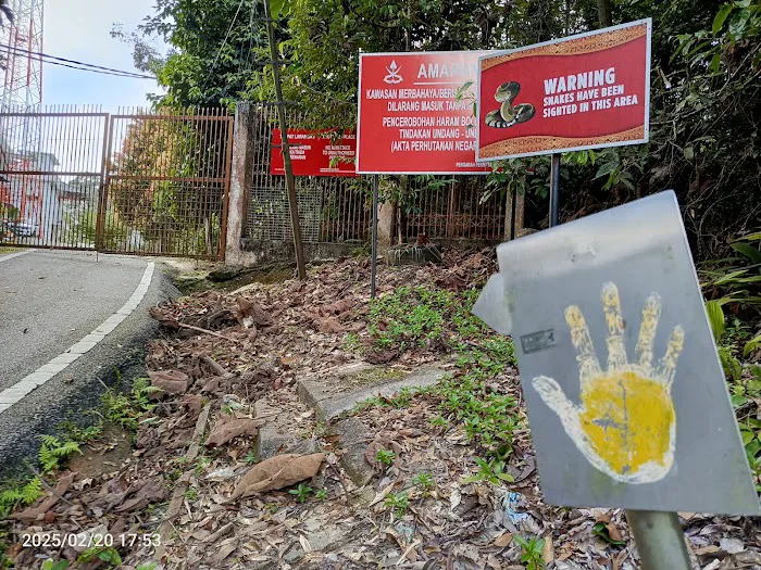Bukit Pelindung (Puncak Kiri) Picture 1