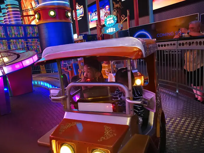 Skytropolis Indoor Theme Park Picture 9