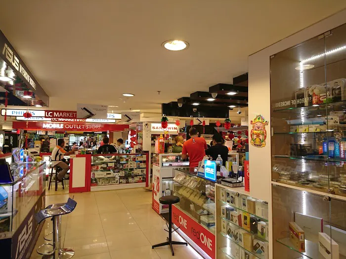 Digital Mall Picture 9