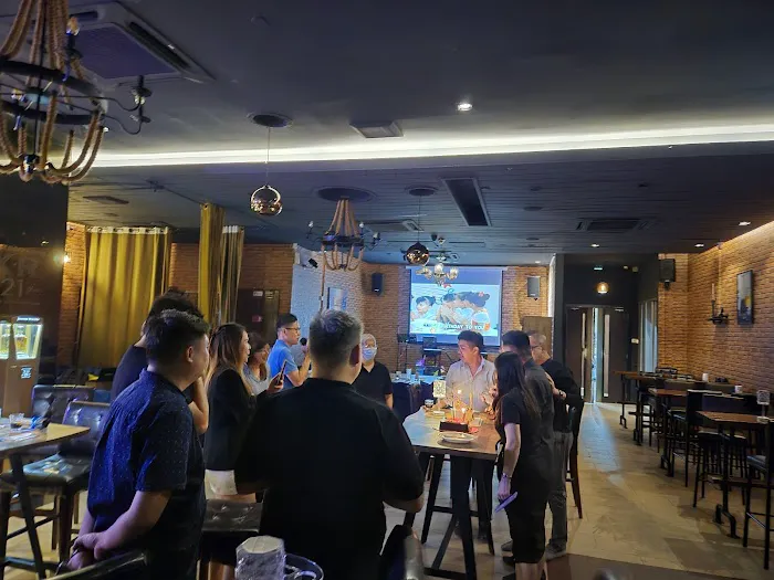 V Lounge Whisky Bar Picture 6