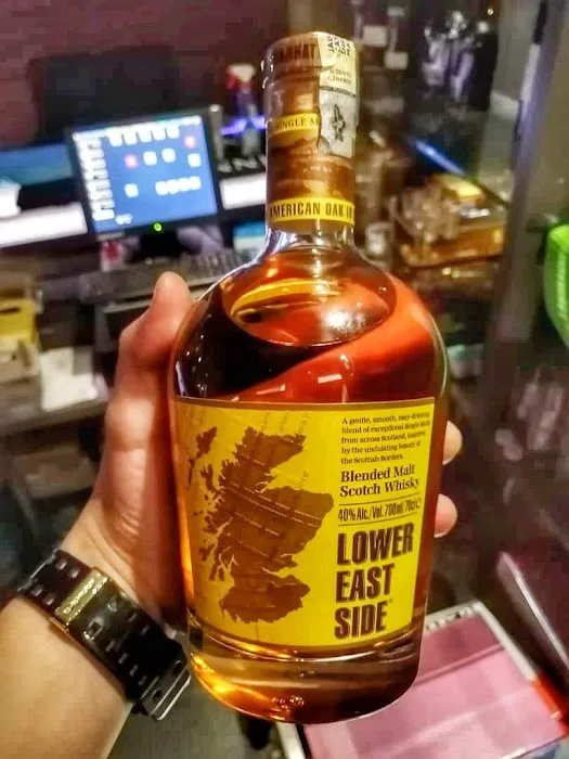 V Lounge Whisky Bar Picture 4