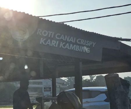 Roti Canai Crispy Kari Kambing
