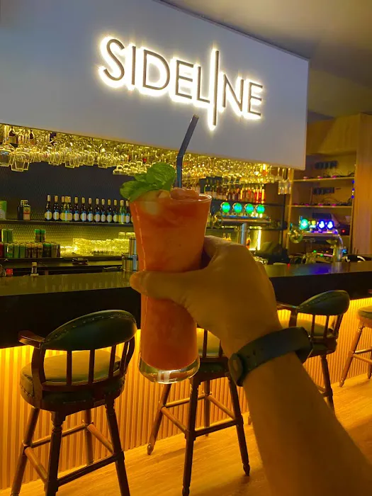 SideLine Restaurant & Sports Bar Picture 10