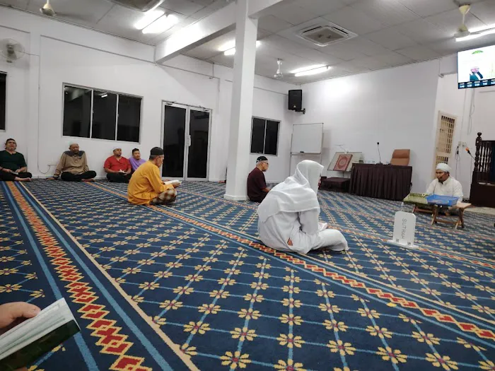 Surau Al-ikmal Picture 2