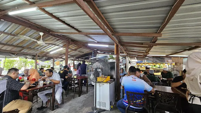 Nasi Lemak Pokok Ciku Picture 3