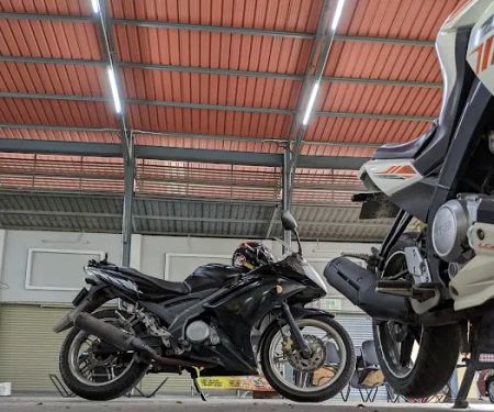 Pusat Penjaja Taman Dengkil Jaya