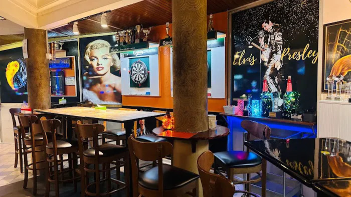 Twilight zone Bar KGT Picture 2