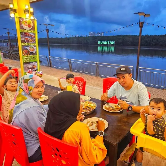 UFO KUANTAN WESTERN AND GRILL Picture 10