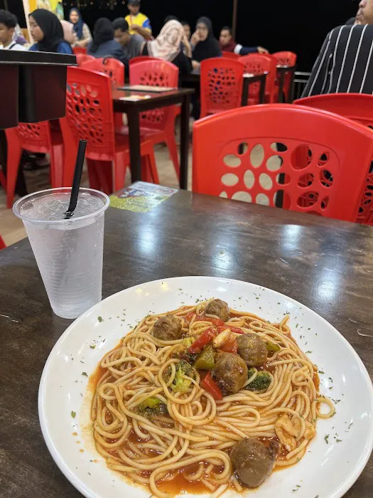 UFO KUANTAN WESTERN AND GRILL Picture 2