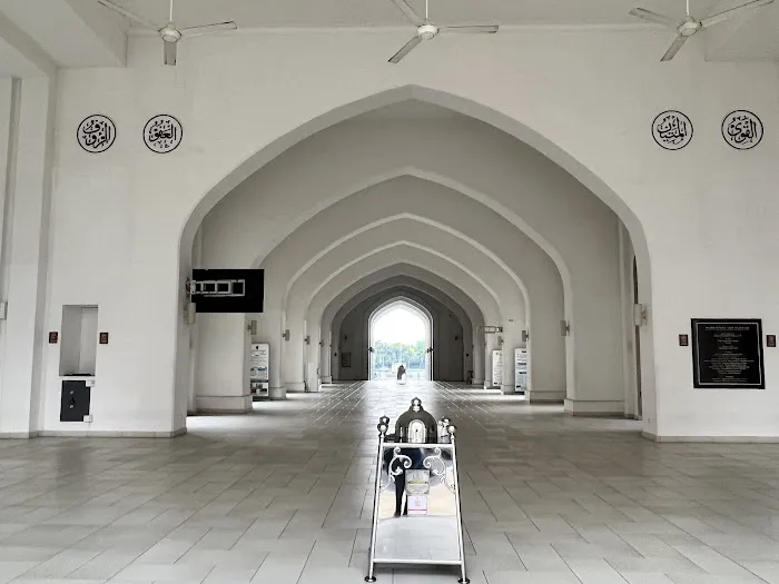 Masjid Diraja Tengku Ampuan Jemaah Picture 3
