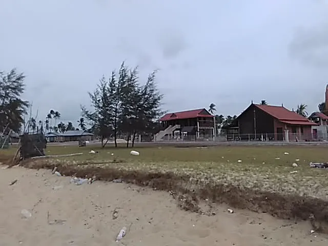 Penarik Beach Picture 3
