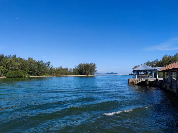Summer Bay Lang Tengah Island Jetty Picture 10