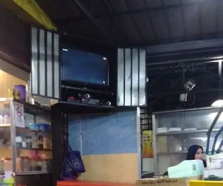 Warung Kerusi Kuning (Rinchu Corner)