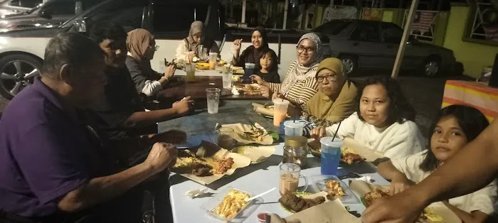 Route 11 Nasi lemak Panas Picture 1