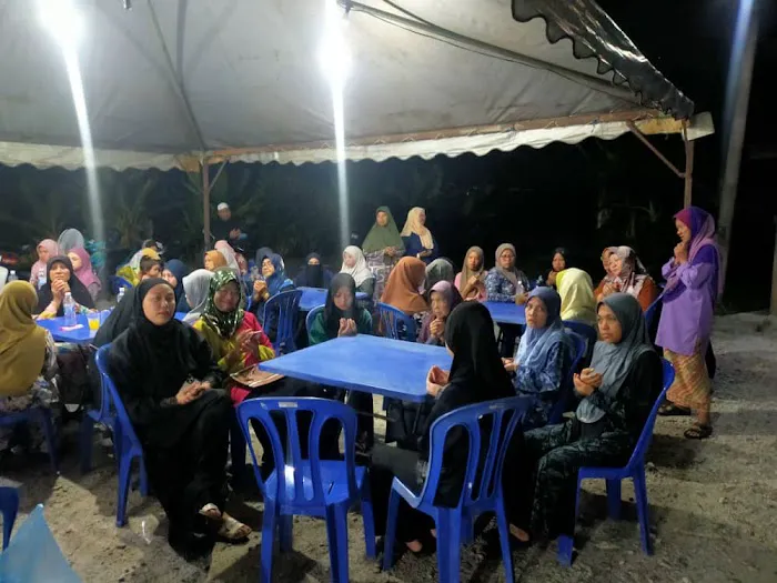 Surau al azim Picture 6