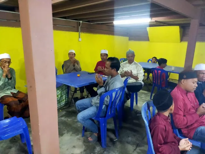 Surau al azim Picture 9