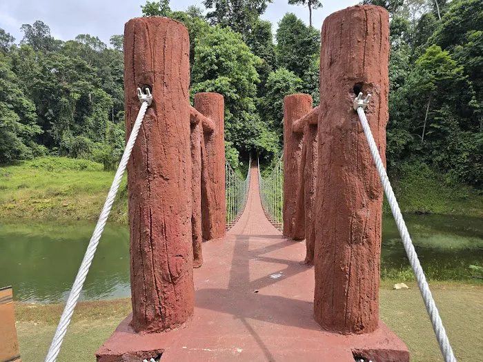 Hanging Bridge Of Sungai Papan Picture 7