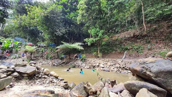 Village River Hill Picture 6