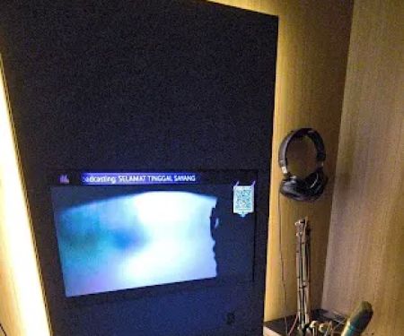Mini Studio Karaoke @ DPULZE Shopping Centre (Cyberjaya) - #1 Self-Check-In Karaoke Studio